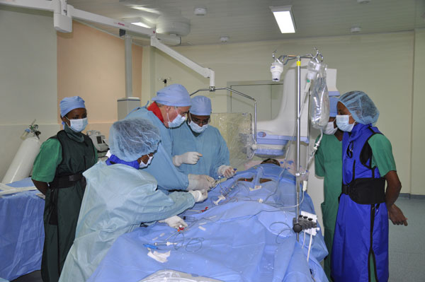 Erster Herzkatheter im neuen Labor im Ayder Hospital